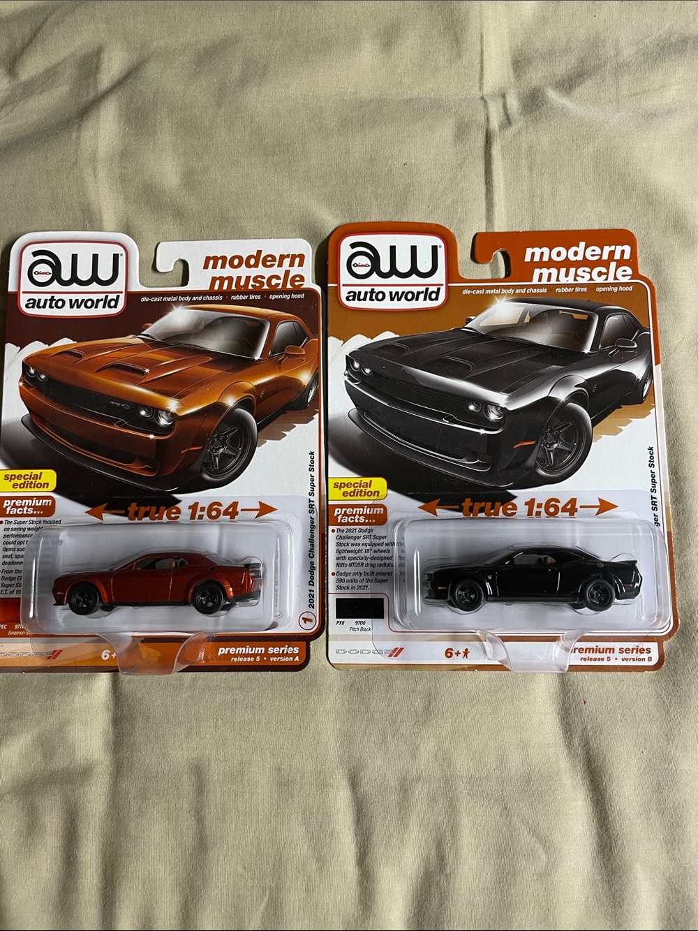 Dodge Challenger Lot 2021 SRT Modern Muscle Die-Cast Car - Black Rust Auto World